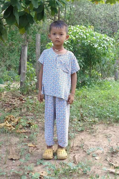 An unsponsored boy named Aung Myat Tu from Thailand who has waited 444 days for a sponsor.