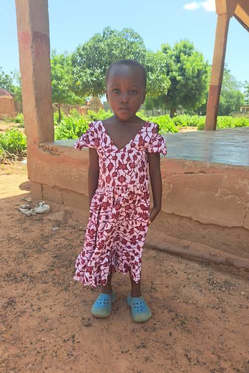 An unsponsored girl named Pona from Ghana who lives in an AIDS-affected area and has waited 433 days for a sponsor.
