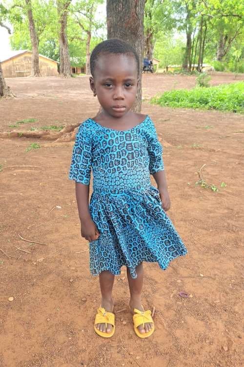 An unsponsored girl named Makinyi from Ghana who lives in an AIDS-affected area and has waited 430 days for a sponsor.