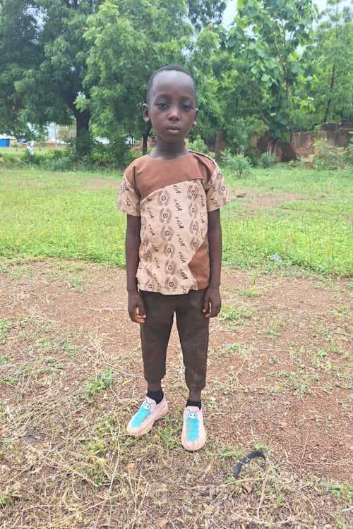 An unsponsored boy named Dawon from Ghana who lives in an AIDS-affected area and has waited 336 days for a sponsor.
