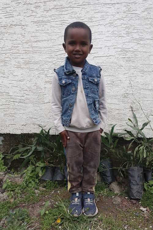 An unsponsored boy named Dawit from Ethiopia who lives in an AIDS-affected area, is vulnerable to exploitation and has waited 490 days for a sponsor.