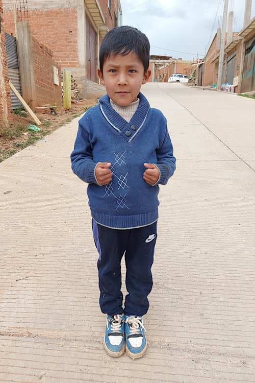 An unsponsored boy named Yeferson from Bolivia who has waited 392 days for a sponsor.