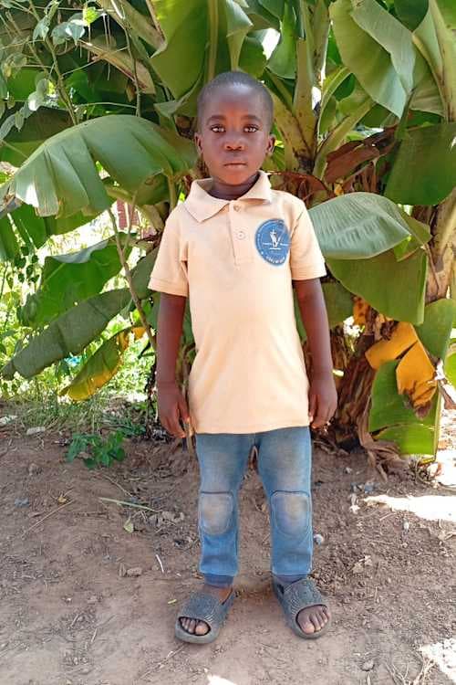 An unsponsored boy named Jean Louis from Burkina Faso who lives in an AIDS-affected area, is vulnerable to exploitation and has waited 522 days for a sponsor.