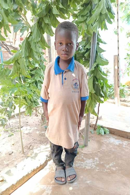 An unsponsored boy named Nassiroulah from Burkina Faso who lives in an AIDS-affected area, is vulnerable to exploitation and has waited 472 days for a sponsor.