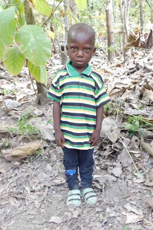 An unsponsored boy named Efo from Togo who lives in an AIDS-affected area, is vulnerable to exploitation and has waited 257 days for a sponsor.