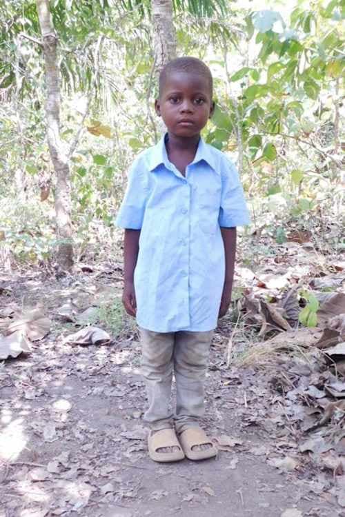 An unsponsored boy named Geni from Togo who lives in an AIDS-affected area, is vulnerable to exploitation and has waited 257 days for a sponsor.