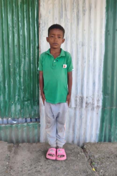 An unsponsored boy named Andnet from Ethiopia who lives in an AIDS-affected area, is vulnerable to exploitation and has waited 417 days for a sponsor.