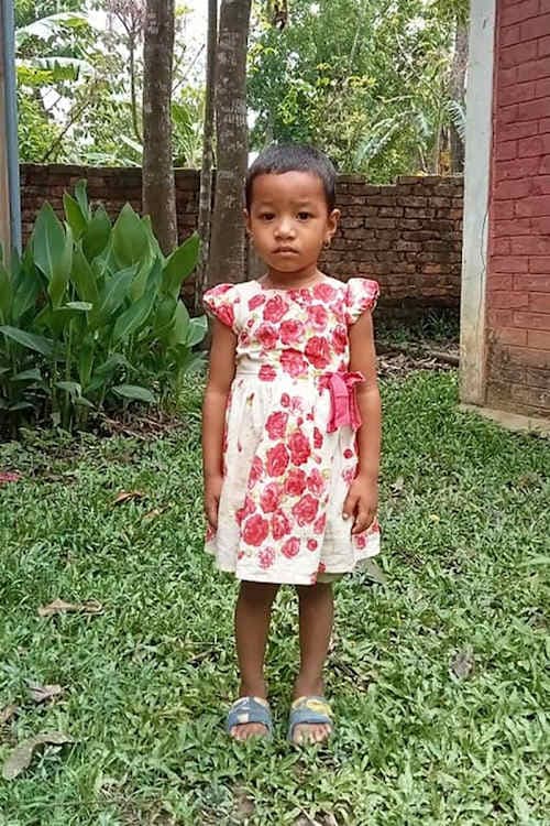 An unsponsored girl named Nira from Bangladesh who is vulnerable to exploitation and has waited 418 days for a sponsor.