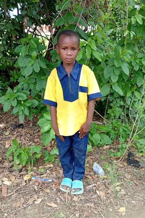 An unsponsored boy named Firmin from Burkina Faso who lives in an AIDS-affected area, is vulnerable to exploitation and has waited 609 days for a sponsor.