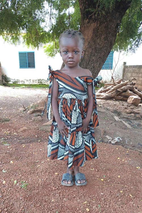 An unsponsored girl named Mouniratou from Burkina Faso who lives in an AIDS-affected area, is vulnerable to exploitation and has waited 557 days for a sponsor.